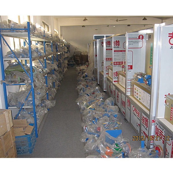 如何在众多品牌中选择适合自己的电工实训台？(图2)